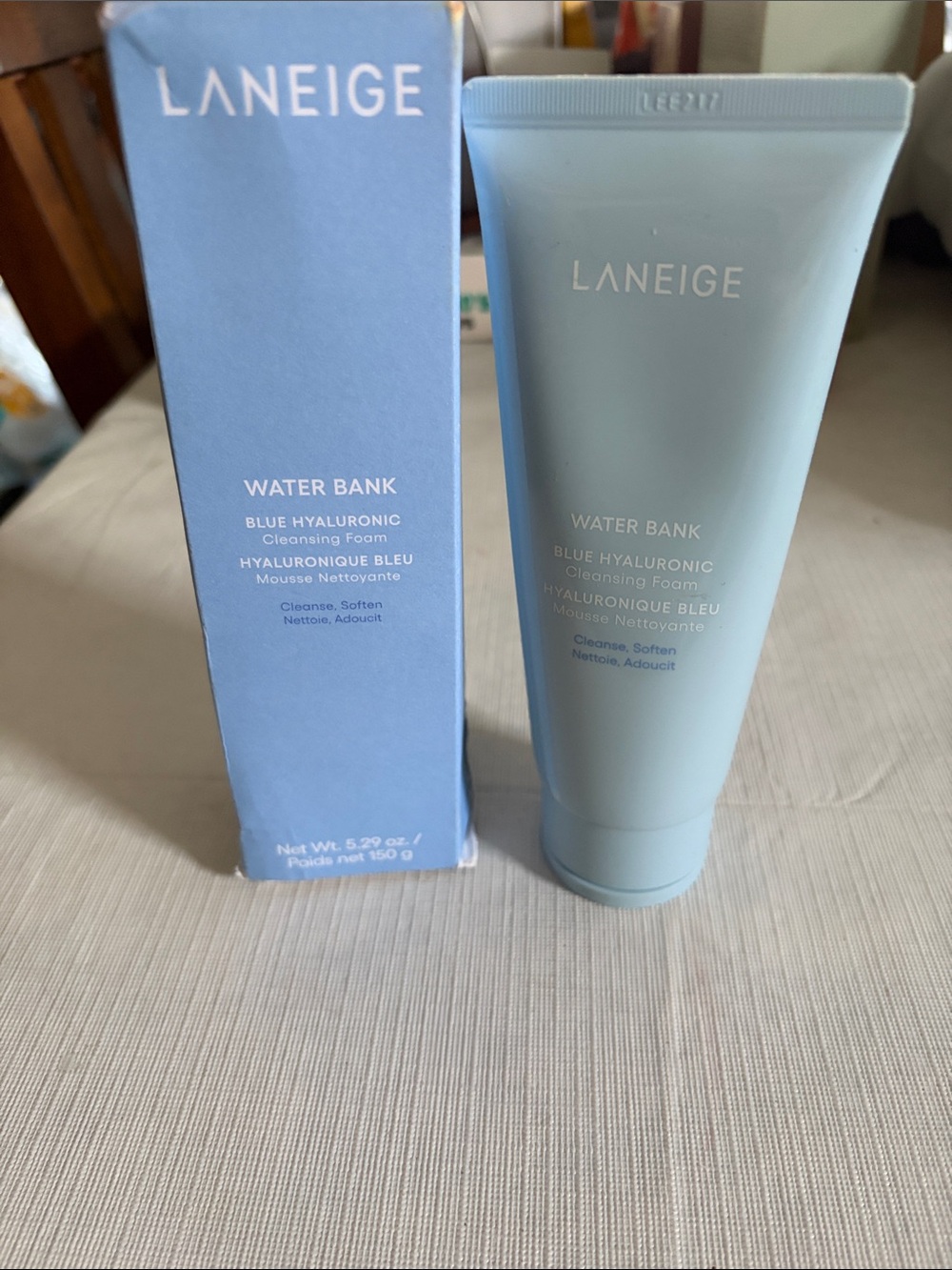 LANEIGE Water Bank Cleansing Foam - Light Blue